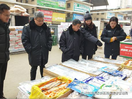 为群众筑牢食品安全防火墙切实维护节日期间食品市场秩序