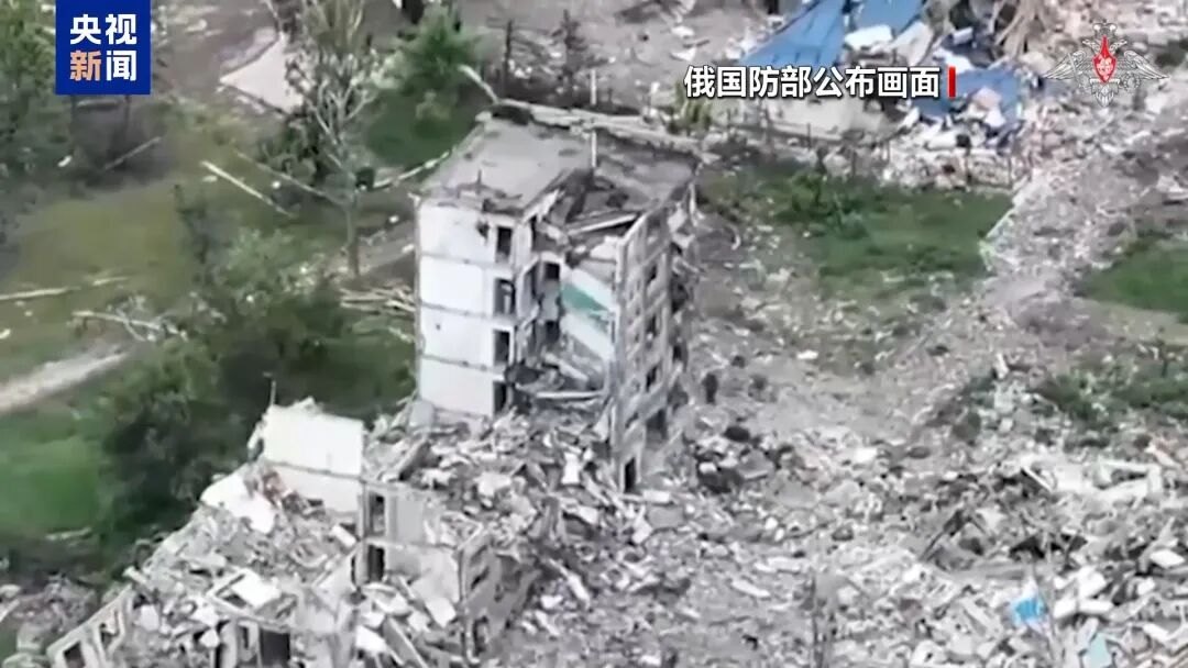 莫斯科、基辅同日遭袭！俄罗斯宣布：取得3项重要战果；乌方：1天击落俄军2052架无人机！特朗普：已与普京和泽连斯基通话，希望推动停火